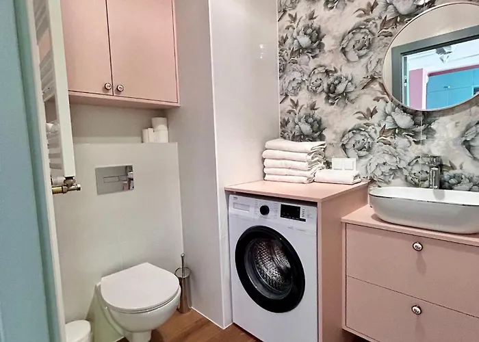 Zoo Arena Near Airport Free Parking Łódź