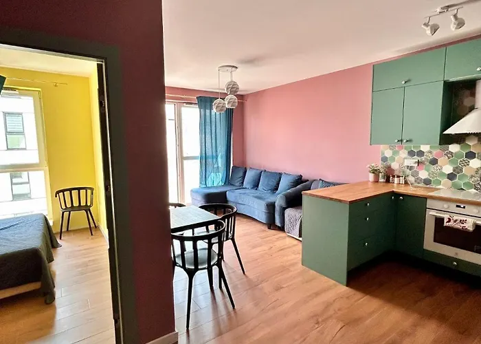 Zoo Arena Near Airport Free Parking