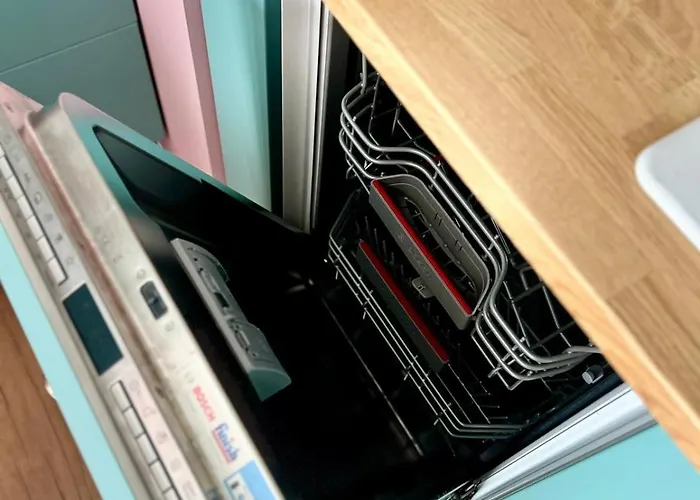 Zoo Arena Near Airport Free Parking